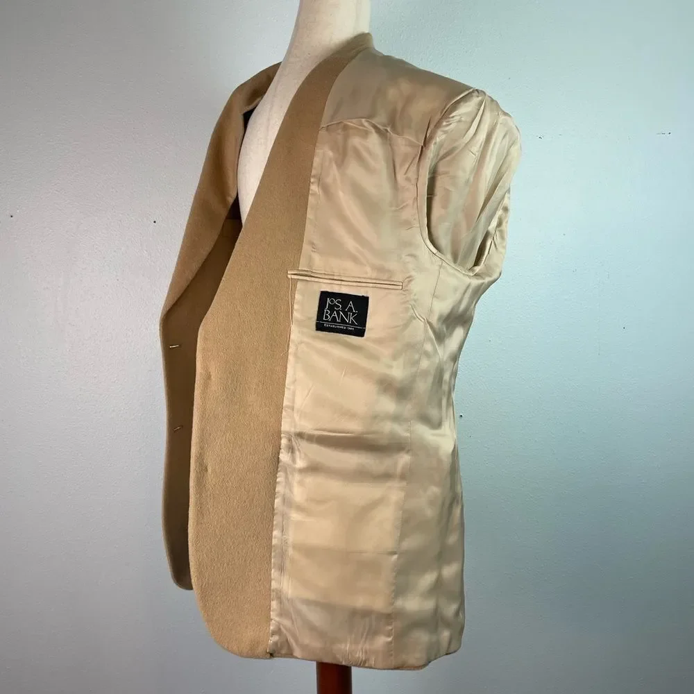 Jos. A. Banks Tan Blazer Size 42R EUC